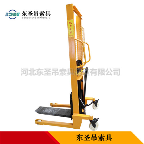 堆高車手動液壓與電動堆高車存在的差異側面展示--河北東圣吊索具制造有限公司--小型攪拌機|石材夾具|液壓堆高車|手動叉車 堆高車手動液壓與電動堆高車存在的差異側面展示--河北東圣吊索具制造有限公司--小型攪拌機|石材夾具|液壓堆高車|手動叉車