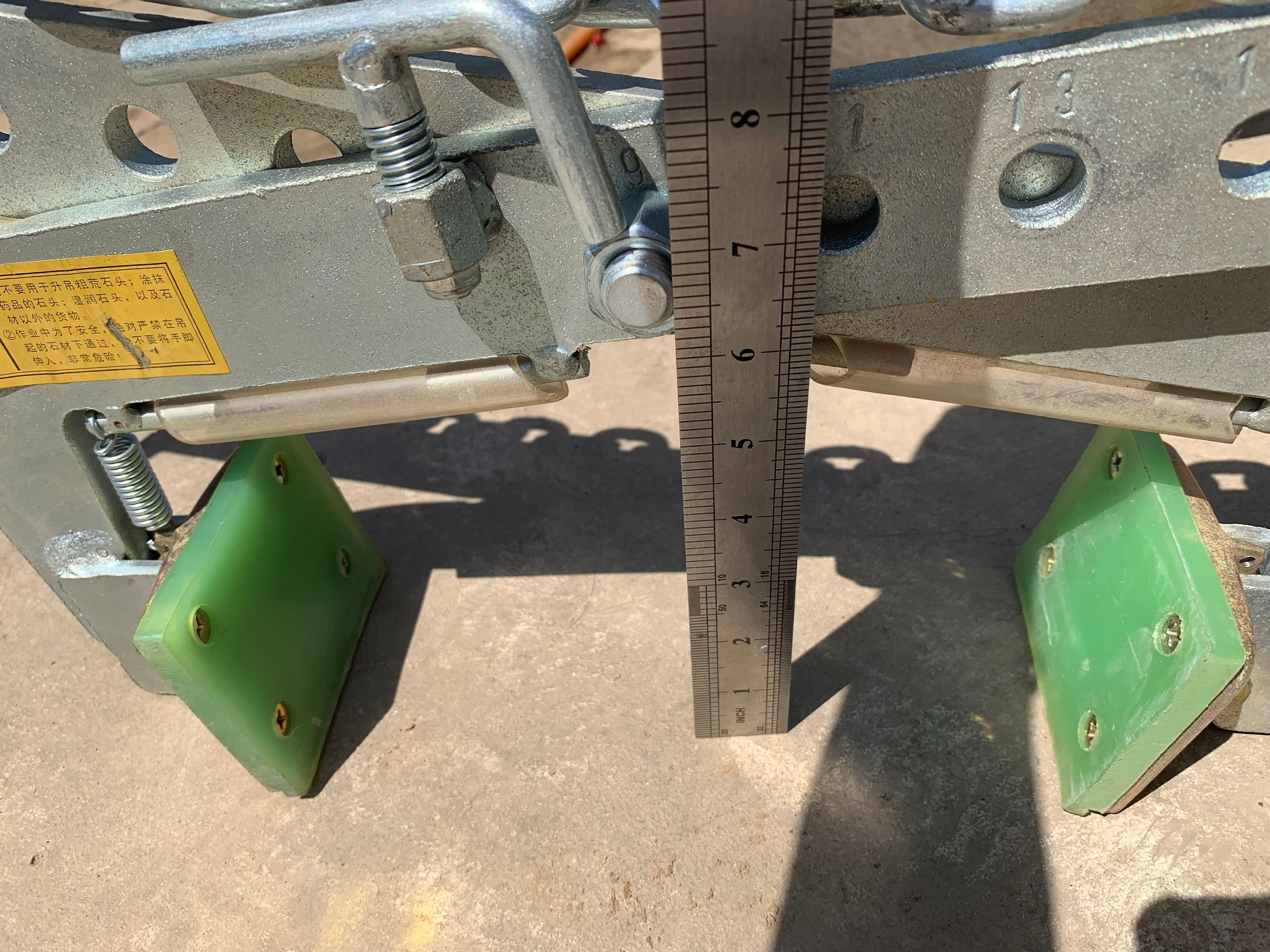 石材用吊夾具內(nèi)高度圖片細節(jié)尺寸--河北東圣吊索具制造有限公司--石材夾具|小型攪拌機|液壓堆高車|手動叉車 石材用吊夾具內(nèi)高度圖片細節(jié)尺寸--河北東圣吊索具制造有限公司--石材夾具|小型攪拌機|液壓堆高車|手動叉車