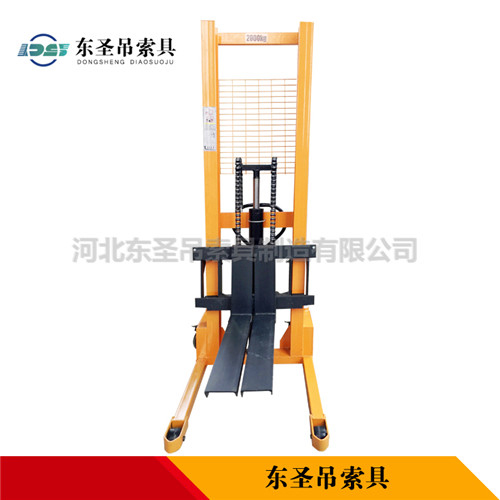 軌道式手動液壓堆高車產品展示--河北東圣吊索具制造有限公司--液壓堆高車|手動叉車|小型攪拌機|石材夾具 軌道式手動液壓堆高車產品展示--河北東圣吊索具制造有限公司--液壓堆高車|手動叉車|小型攪拌機|石材夾具