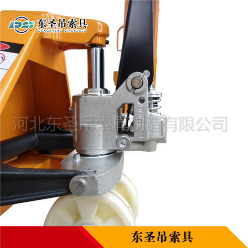 室內手動叉車產品液壓缸部分展示--河北東圣吊索具制造有限公司--手動叉車|液壓堆高車|小型攪拌機|石材夾具 室內手動叉車產品液壓缸部分展示--河北東圣吊索具制造有限公司--手動叉車|液壓堆高車|小型攪拌機|石材夾具